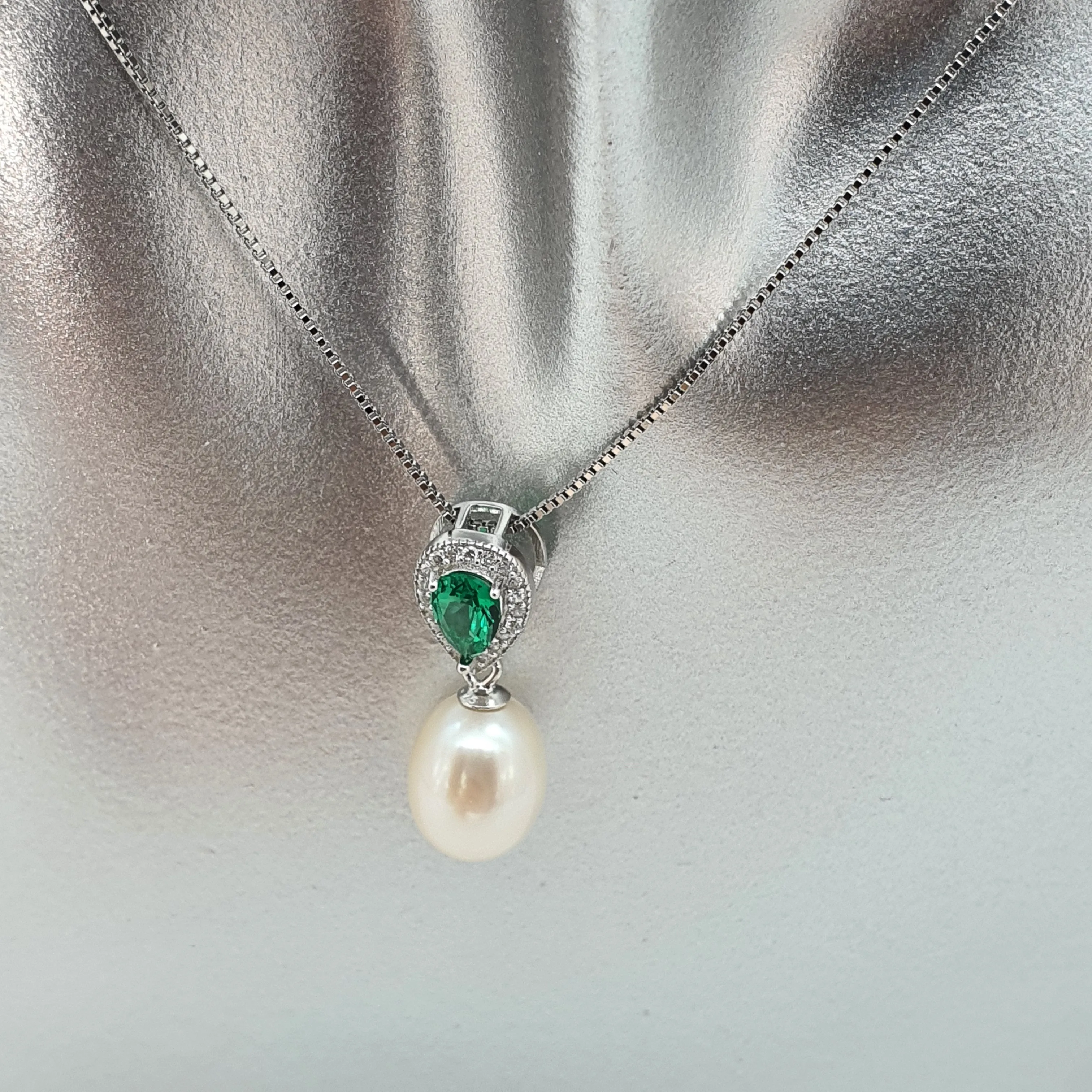 Freshwater Cultured Pearl Green Oval Set, Sterling silver