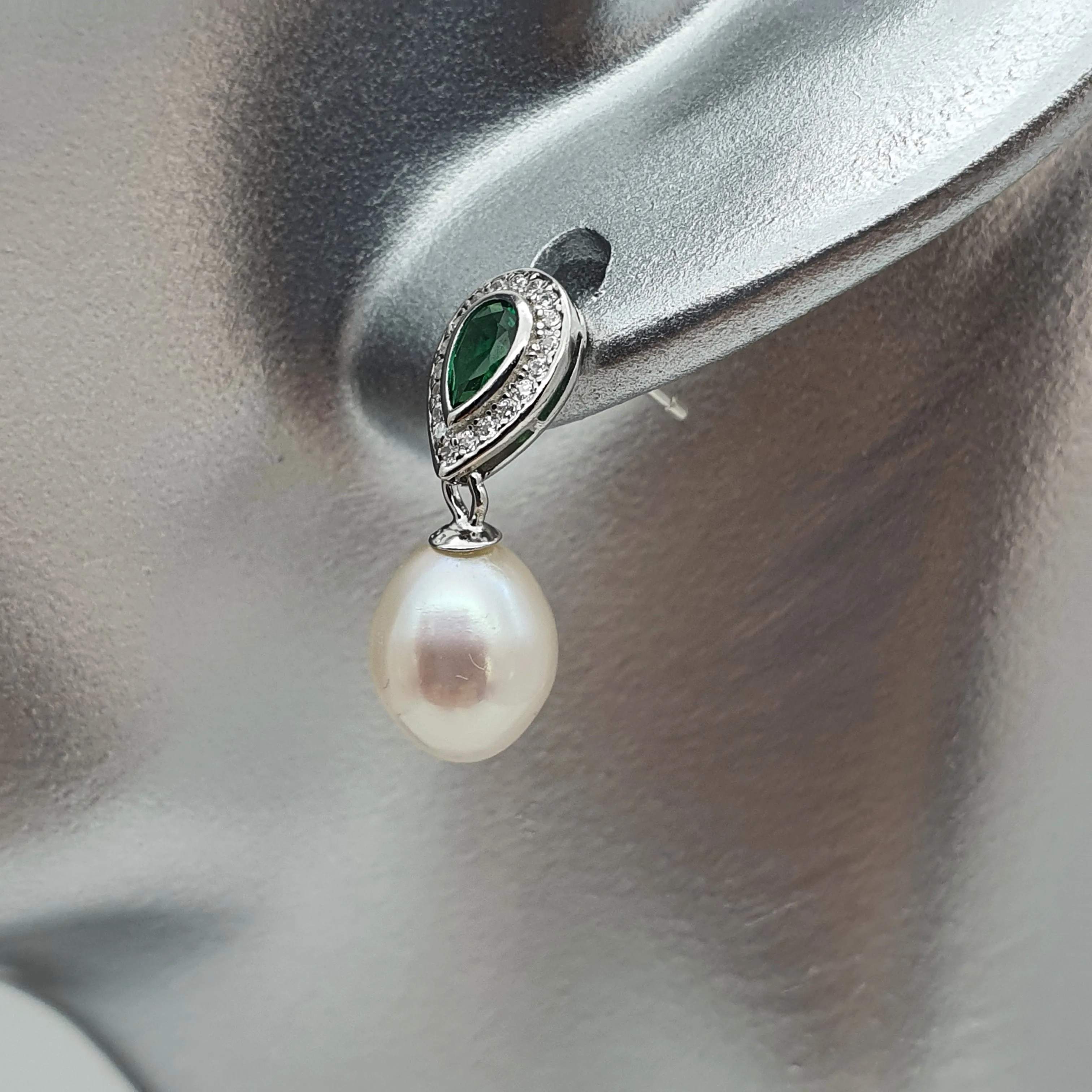 Freshwater Cultured Pearl Green Oval Set, Sterling silver